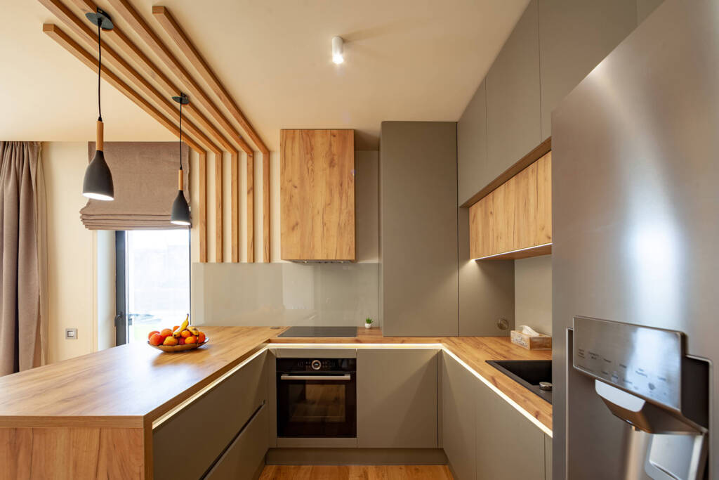 Esempio installazione porte e serramenti Veneto - laminato moderno